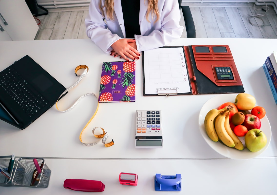 Holistic Nutrition Tips editorial research process